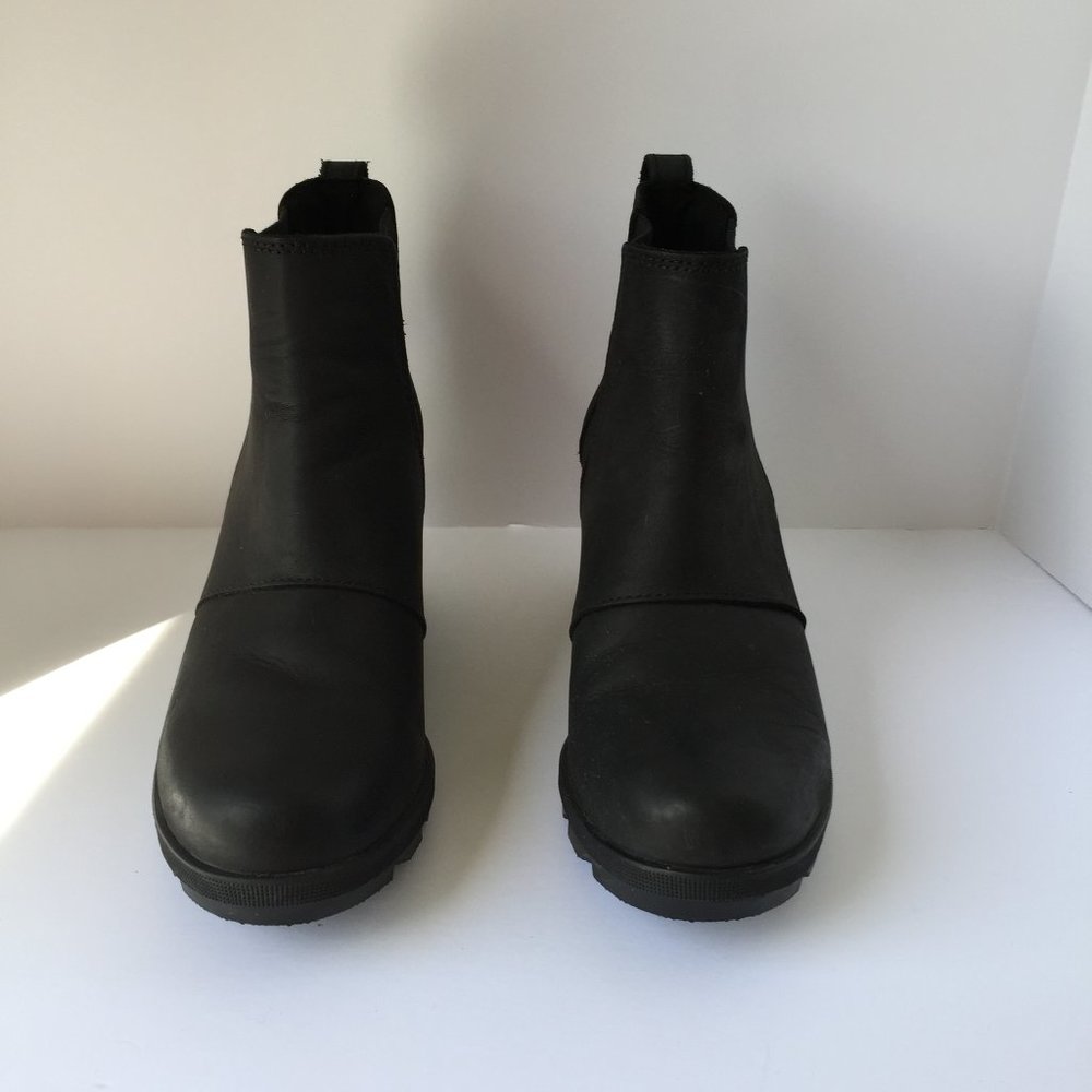 Sorel Joan Wedge Chelsea Boot  Womens Size 7.5